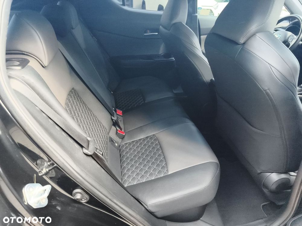 Toyota C-HR 2.0 Hybrid Executive - 11