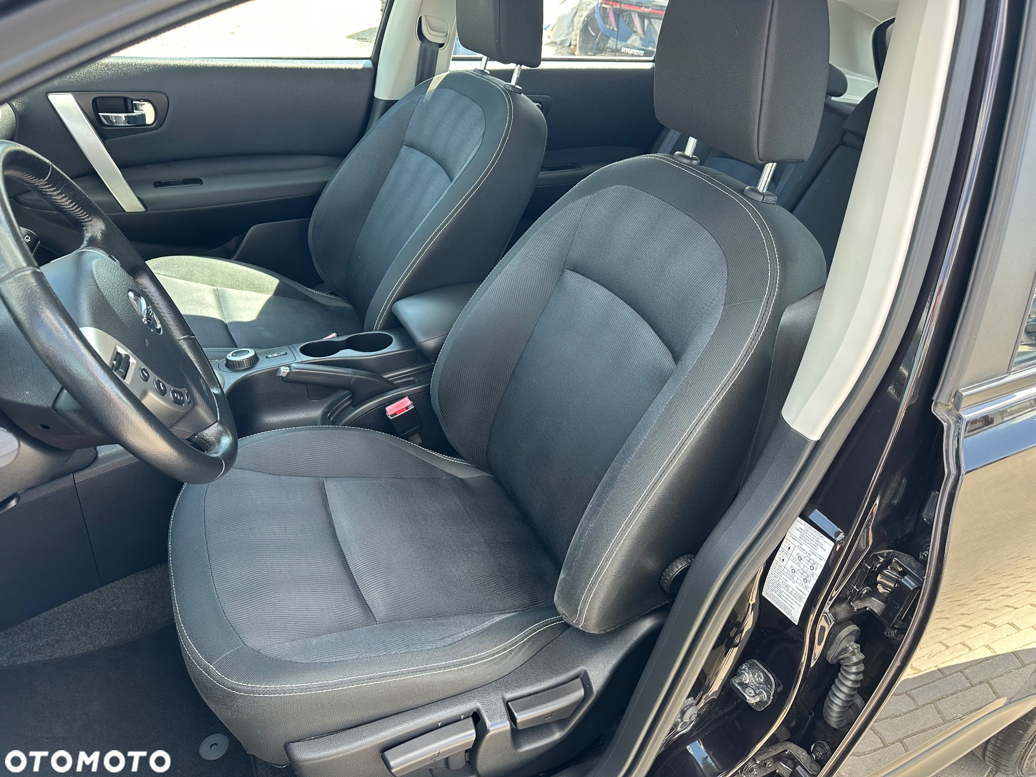Nissan Qashqai 2.0 dCi DPF 4x4 tekna - 11
