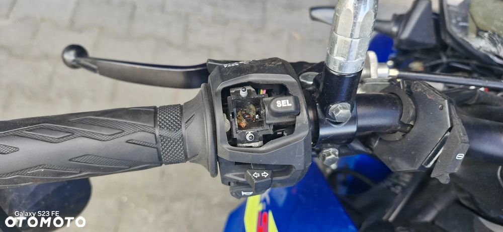 Suzuki GSX 1000 - 26