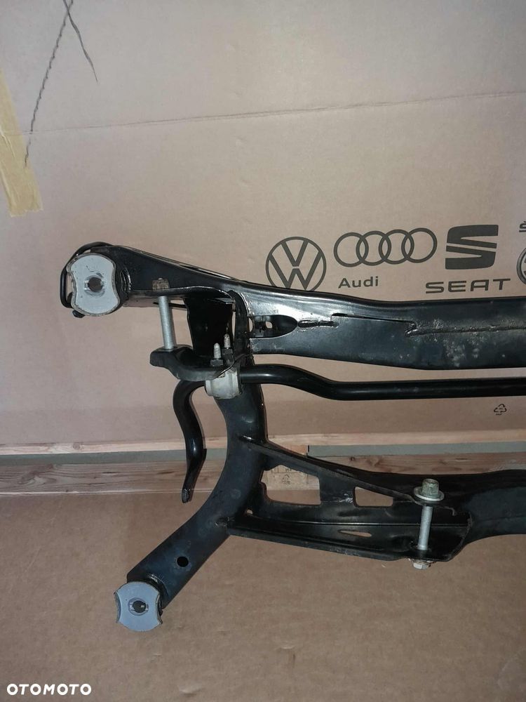 SANKI WÓZEK Rama TYŁ AUDI Q3 83A 2.0TDI 3Q0505235AC 32 km - 2