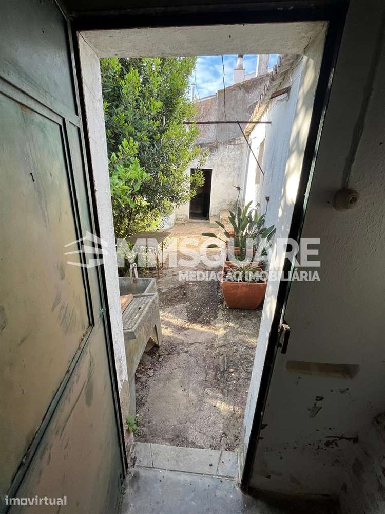 Moradia T3 inserida na zona histórica de Ourique - Grande imagem: 2/22