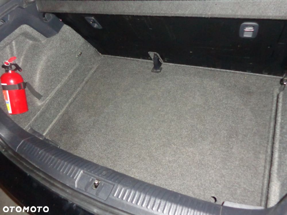 Volkswagen Polo - 12