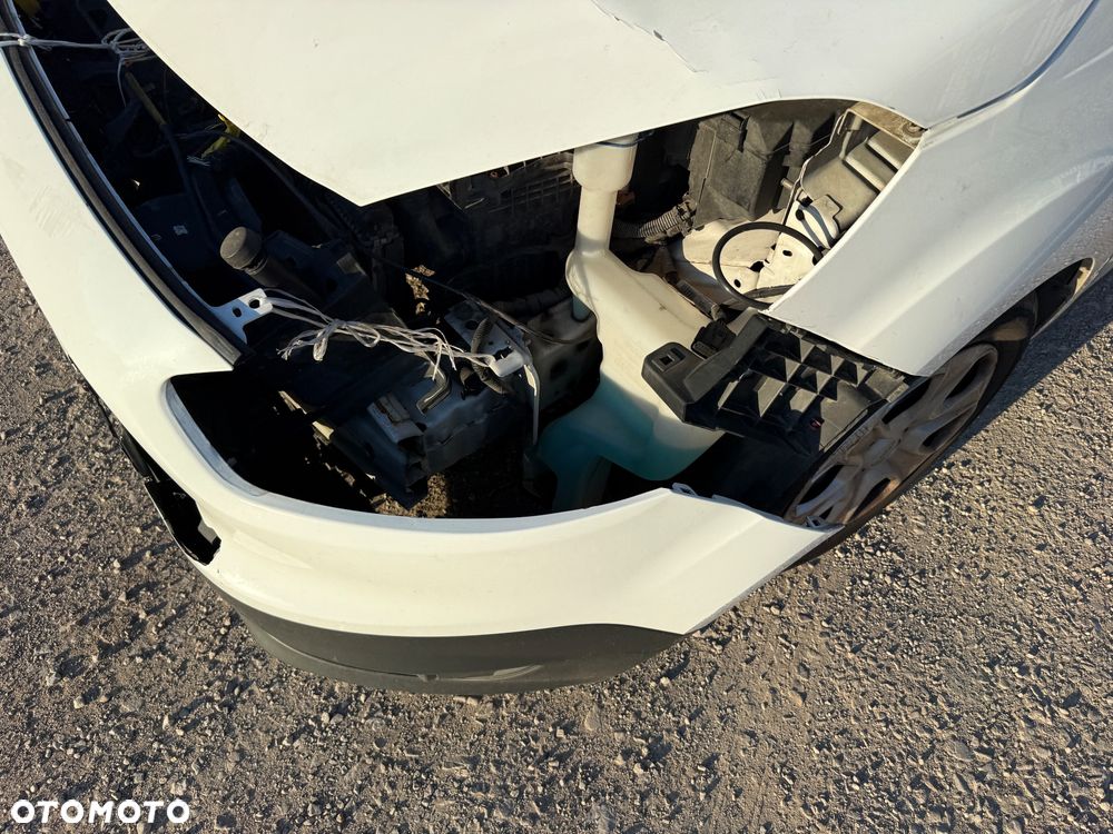 Ford Transit Courier - 14