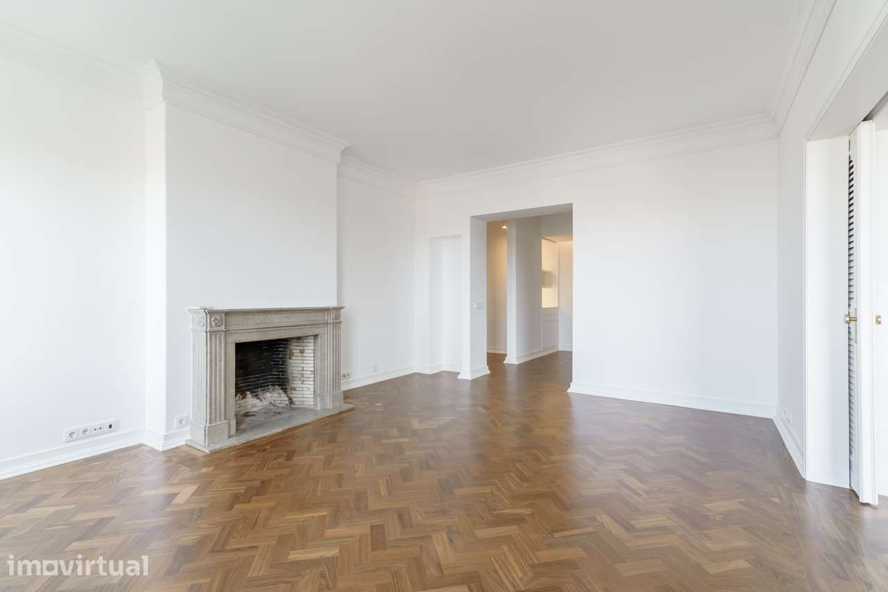 Apartamento T2 Renovado com vista rio nas Amoreiras - Grande imagem: 4/13