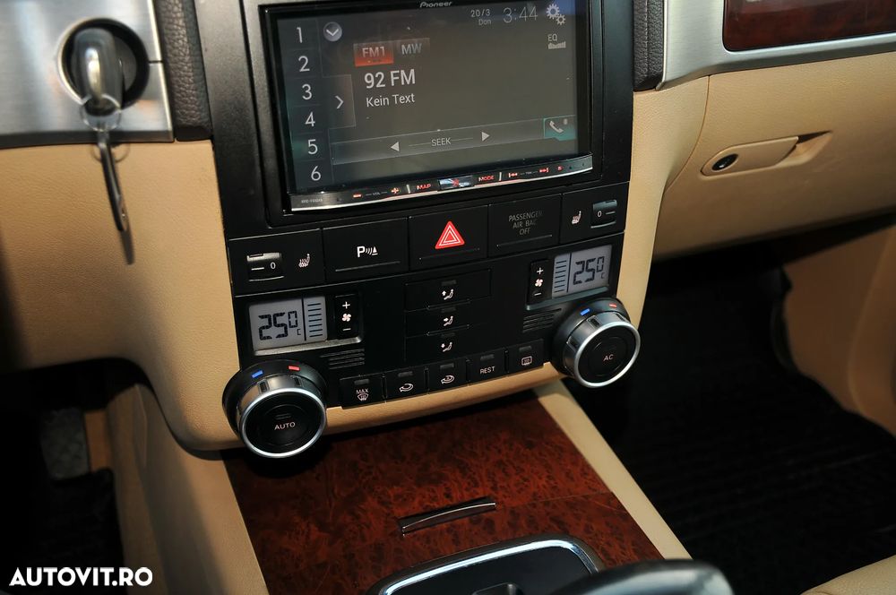 VOLKSWAGEN Touareg 2008 — imagine 16
