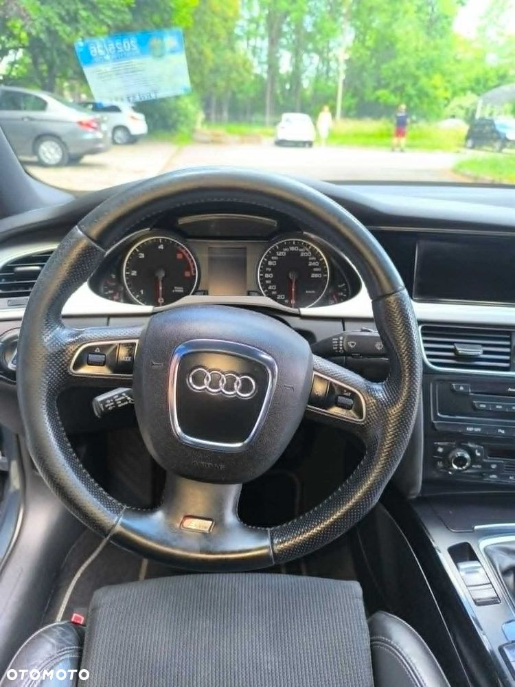 Audi A4 Limousine - 8