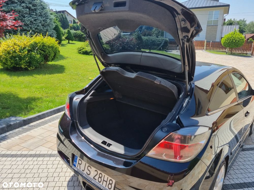 Opel Astra 2.0 T OPC - 12