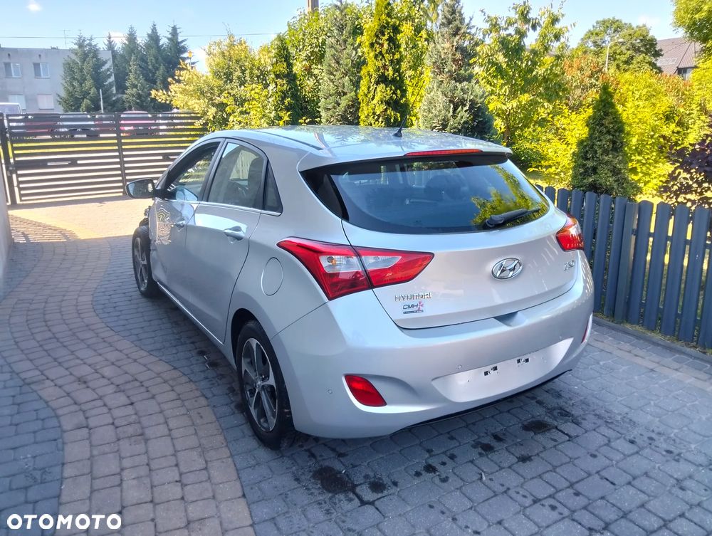 Hyundai i30 blue Kombi 1.6 CRDi YES Silver - 3
