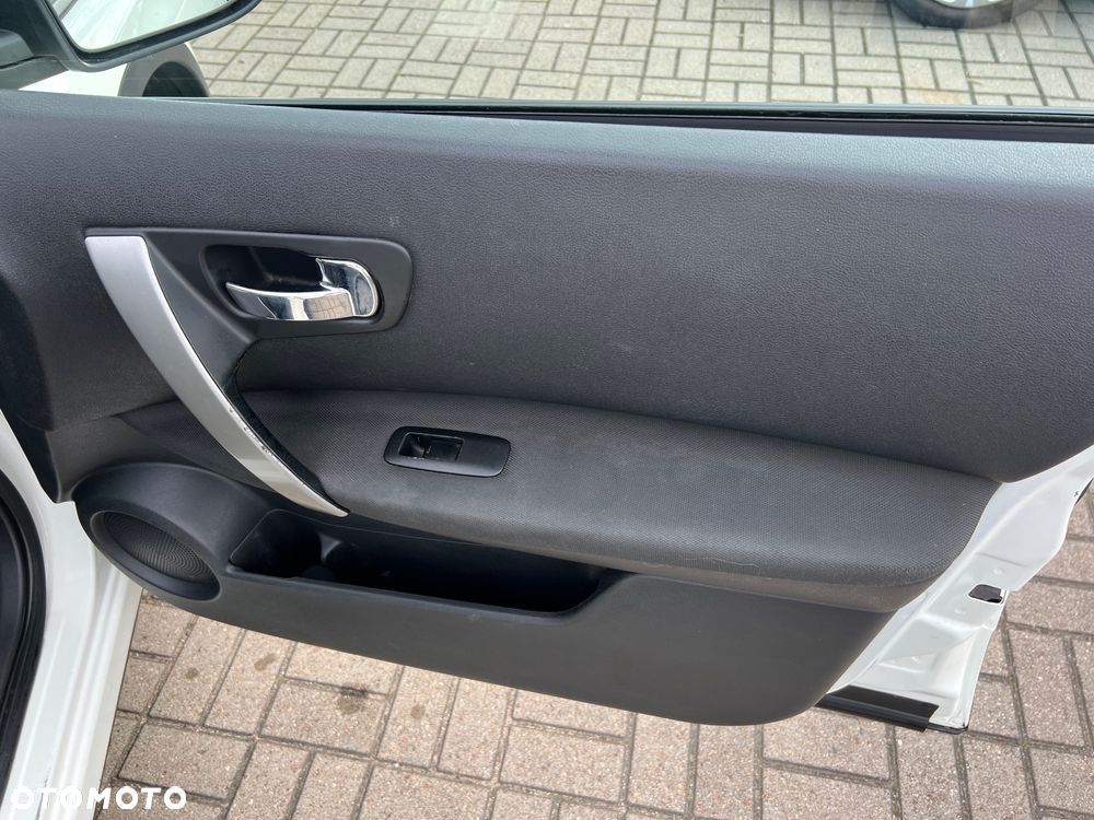 Nissan Qashqai+2 2.0 Tekna - 24