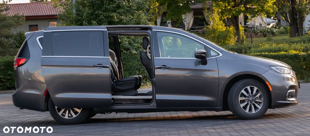 Chrysler Pacifica - 10