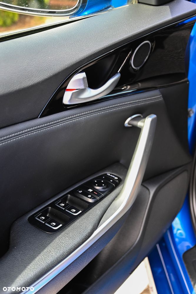 Kia Stinger - 28