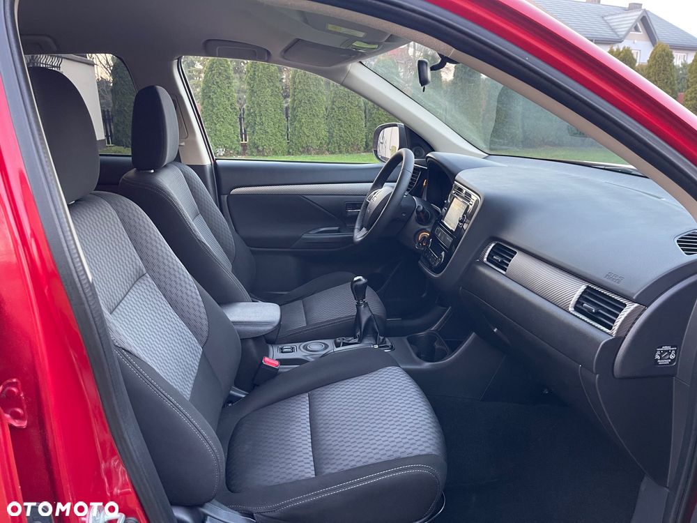 Mitsubishi Outlander 2.0 Intense + 2WD - 11