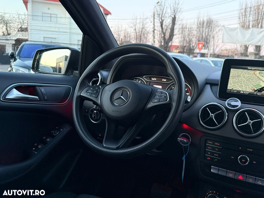 Mercedes-Benz B 180 d 7G-DCT - 14