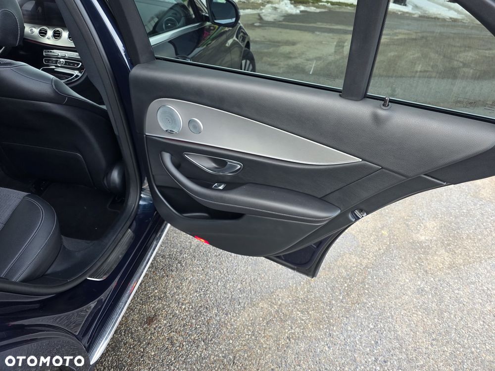 Mercedes-Benz Klasa E 200 9G-TRONIC - 17