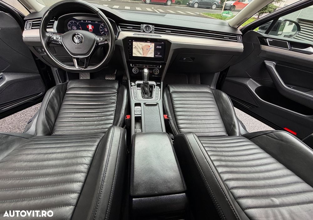 Volkswagen Passat Variant 2.0 TDI DSG 4Motion Highline - 13