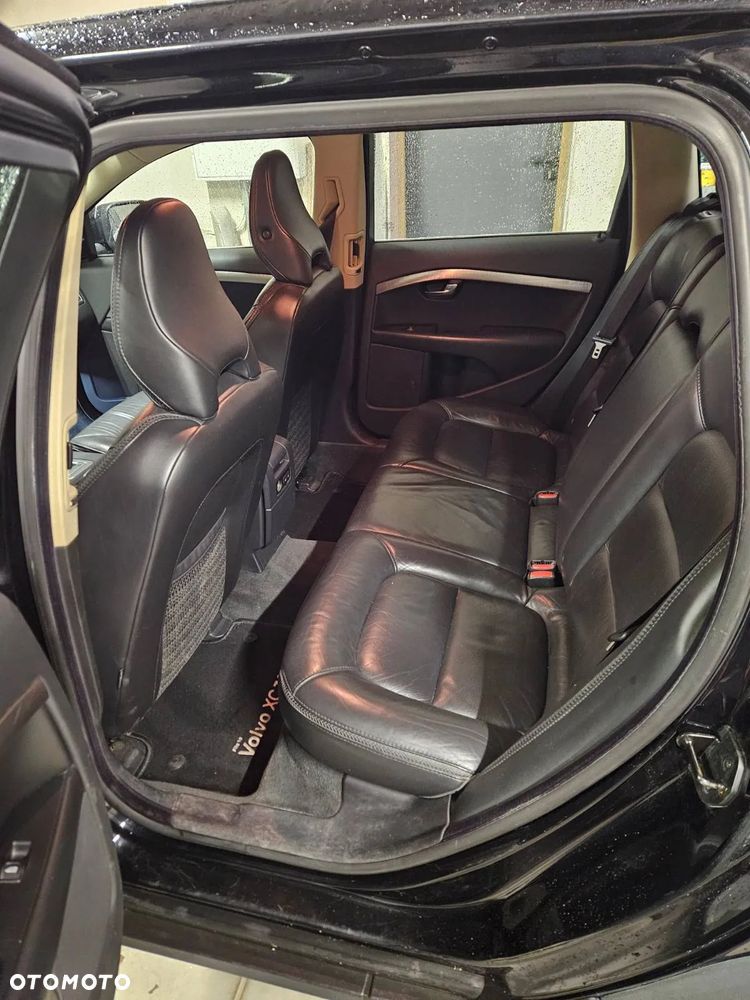 Volvo XC 70 D5 AWD Summum - 4