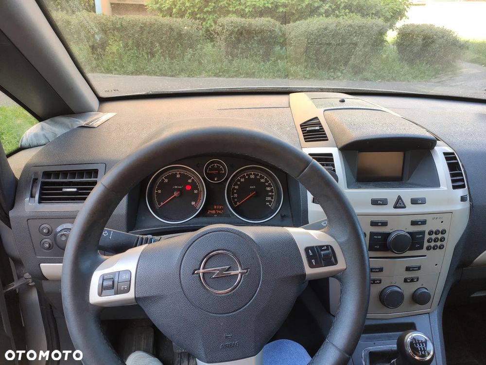 Opel Zafira 1.9 CDTI Cosmo - 8
