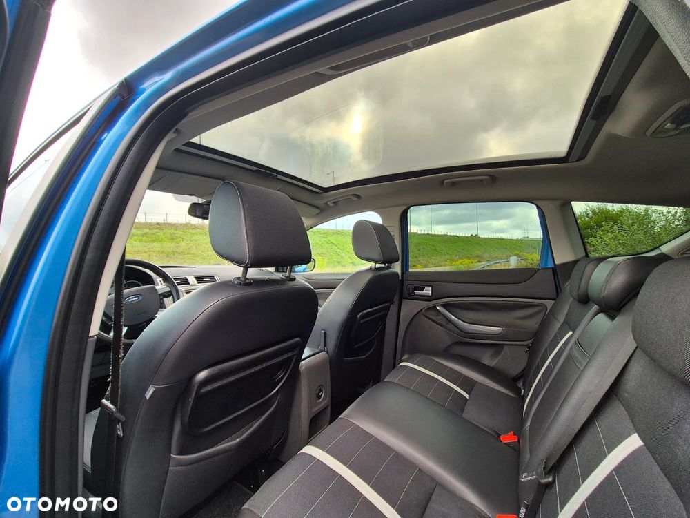 Ford Kuga 2.0 TDCi 2x4 Titanium - 25