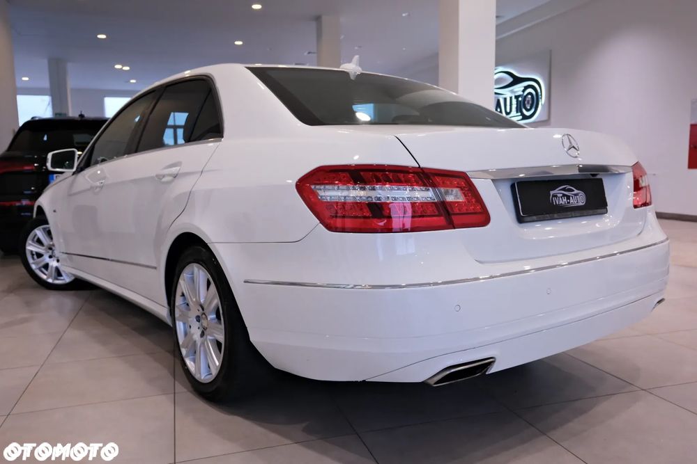 Mercedes-Benz Klasa E 350 CDI DPF BlueEFFICIENCY 7G-TRONIC Avantgarde - 16