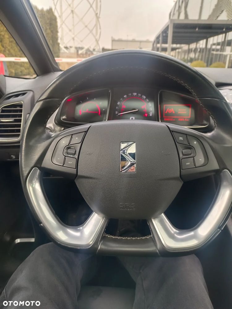 Citroën DS5 BlueHDi 180 SoChic - 24