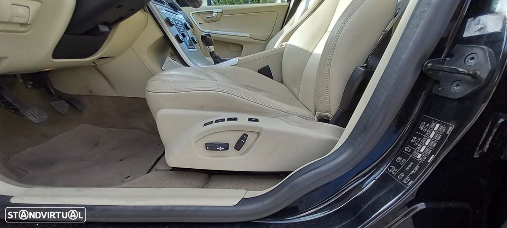 Volvo XC 60 2.0 D3 Drive Momentum - 5