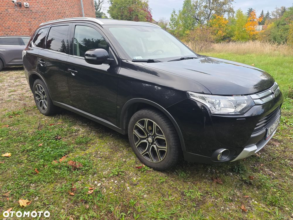 Mitsubishi Outlander 2014 photo 2