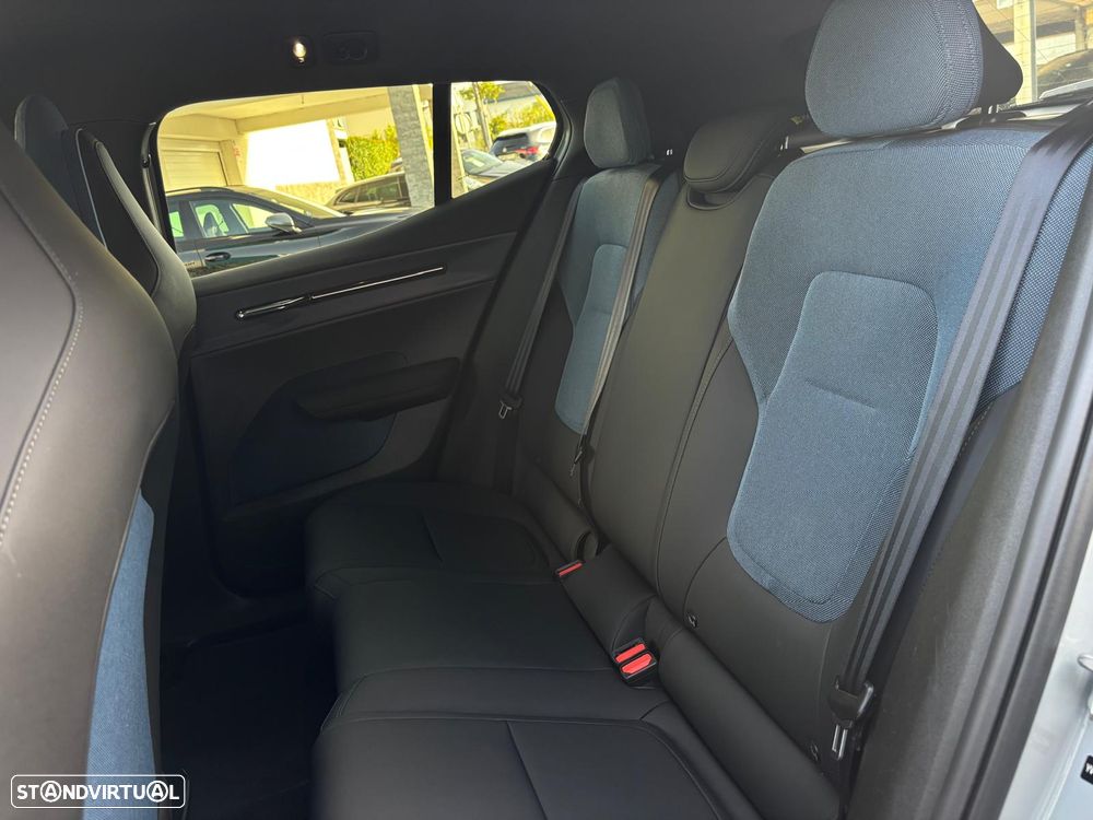 Volvo EX30 Single Motor Extended Range RWD Core - 9