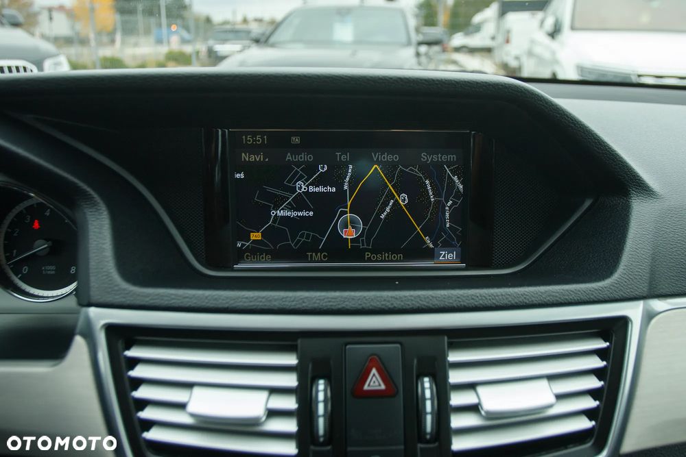 Mercedes-Benz Klasa E 350 CGI BlueEFFICIENCY 7G-TRONIC Avantgarde - 30