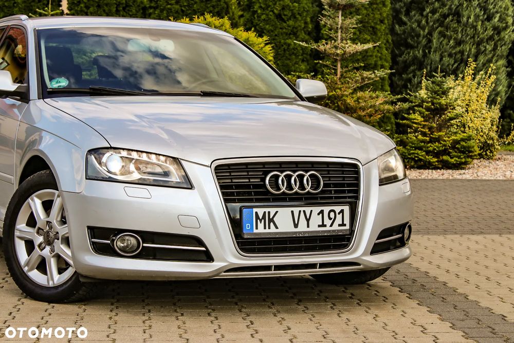 Audi A3 Sportback 2.0 TDI DPF (DSG) S tronic Ambiente - 17