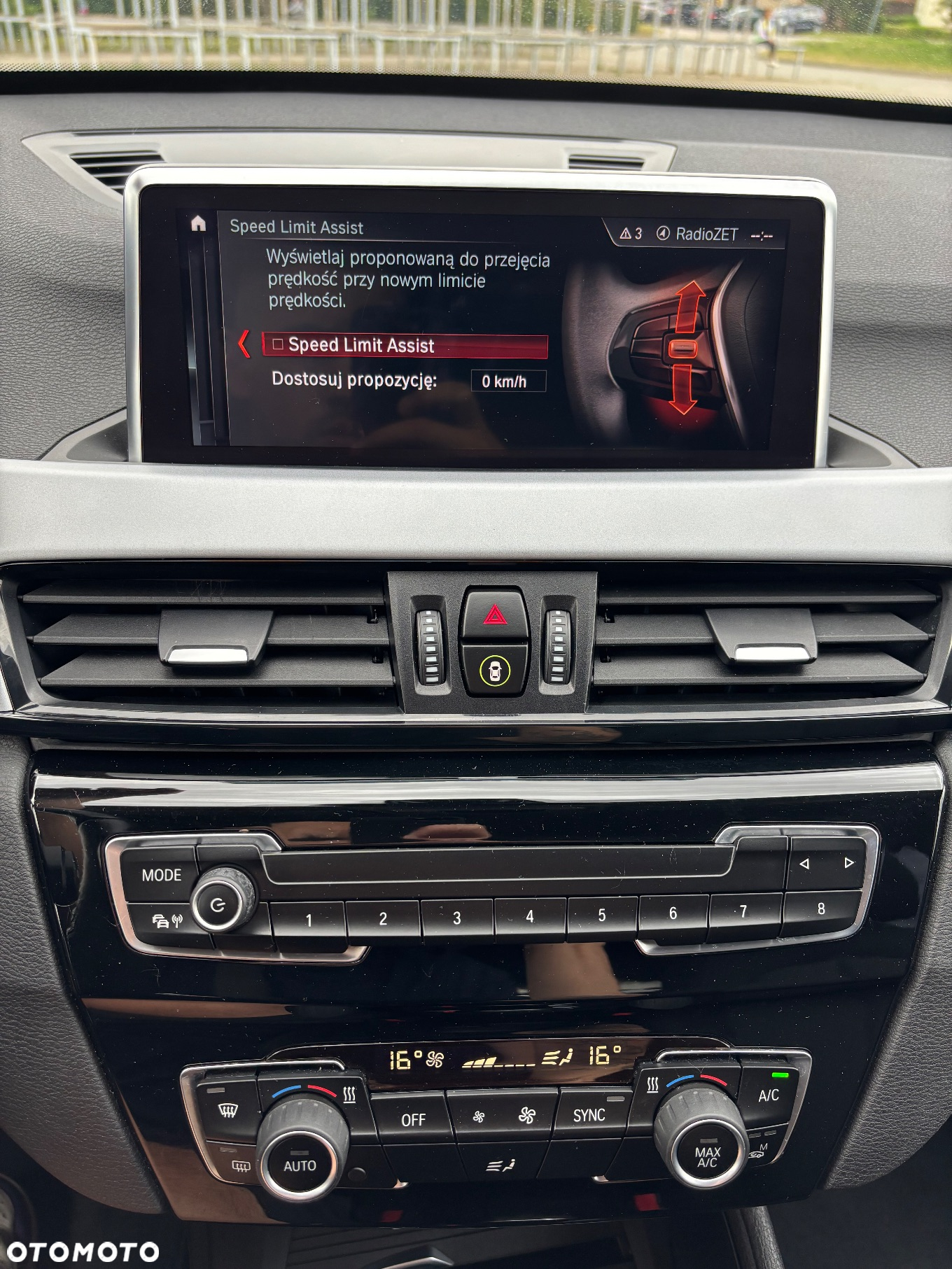 BMW X1 sDrive16d - 28