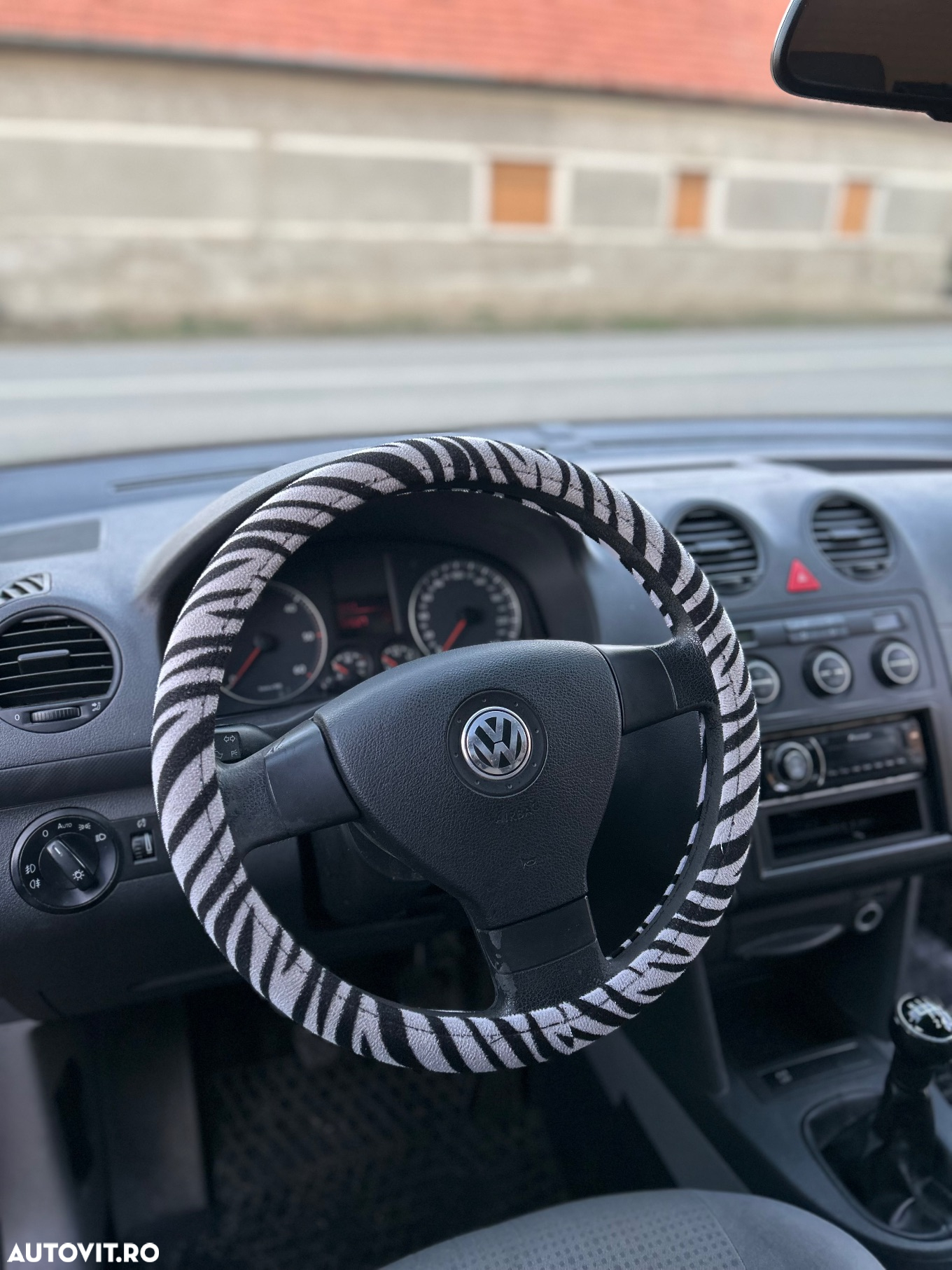 Volkswagen Caddy 1.9 TDI DPF 4MOTION Life Style (7-Si.) - 8