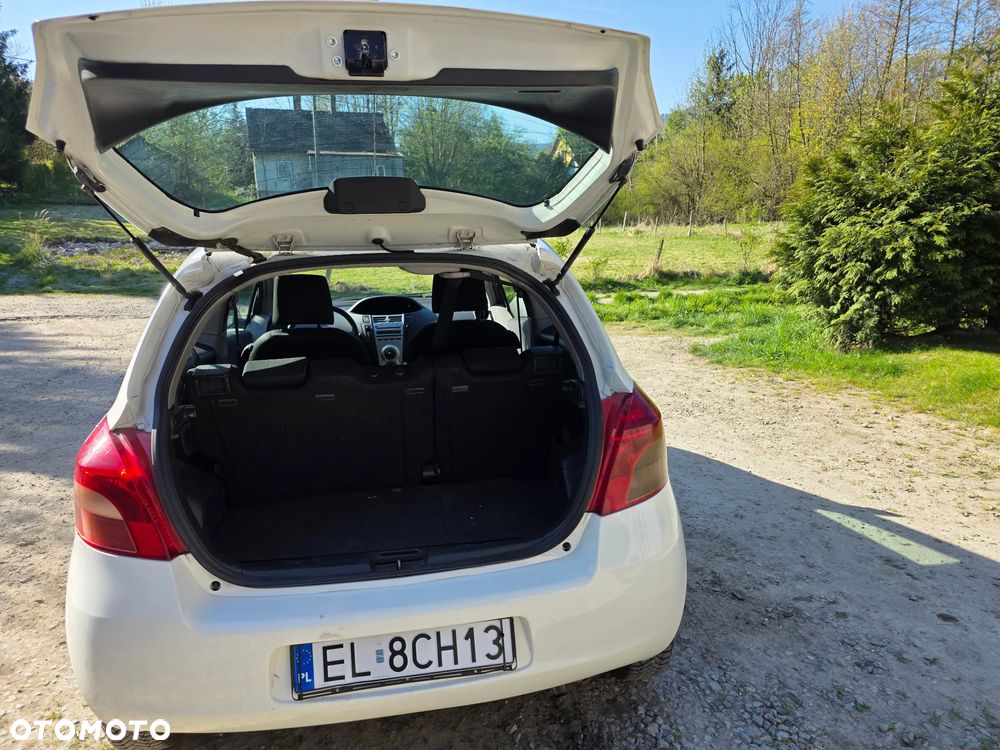 Toyota Yaris 1.0 Luna A/C - 11