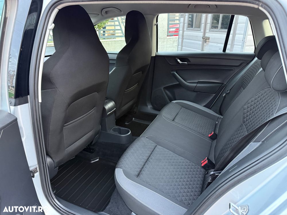 Skoda RAPID 1.4 TDI DSG Ambition - 30