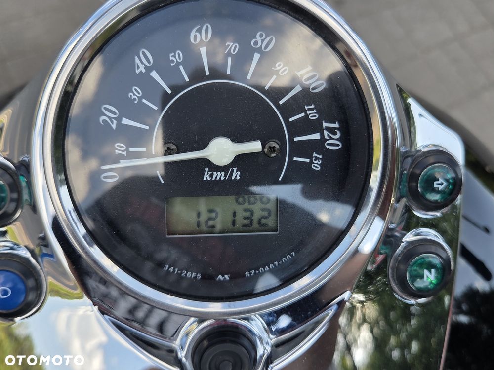 Suzuki Intruder - 8