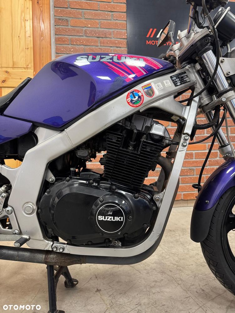 Suzuki GS - 20