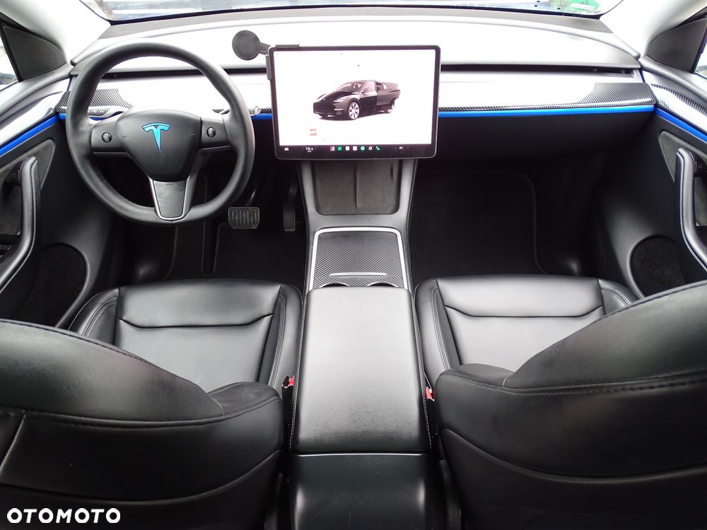 Tesla Model Y Long Range Dual Motor AWD - 24