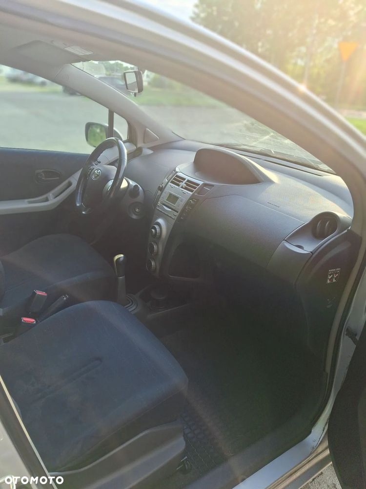 Toyota Yaris 1.3 Sol - 15