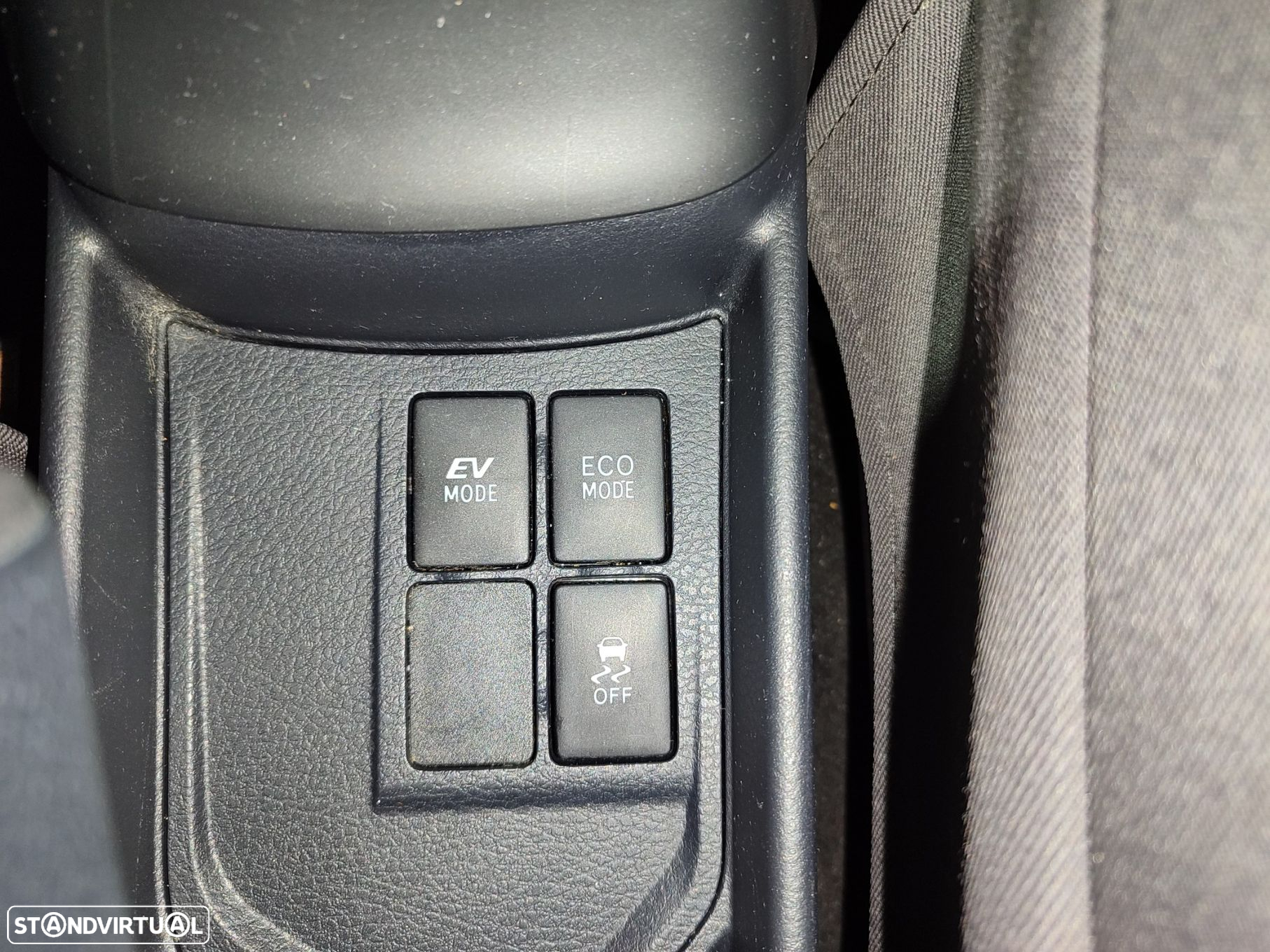 Toyota Yaris 1.5 HSD Comfort - 30