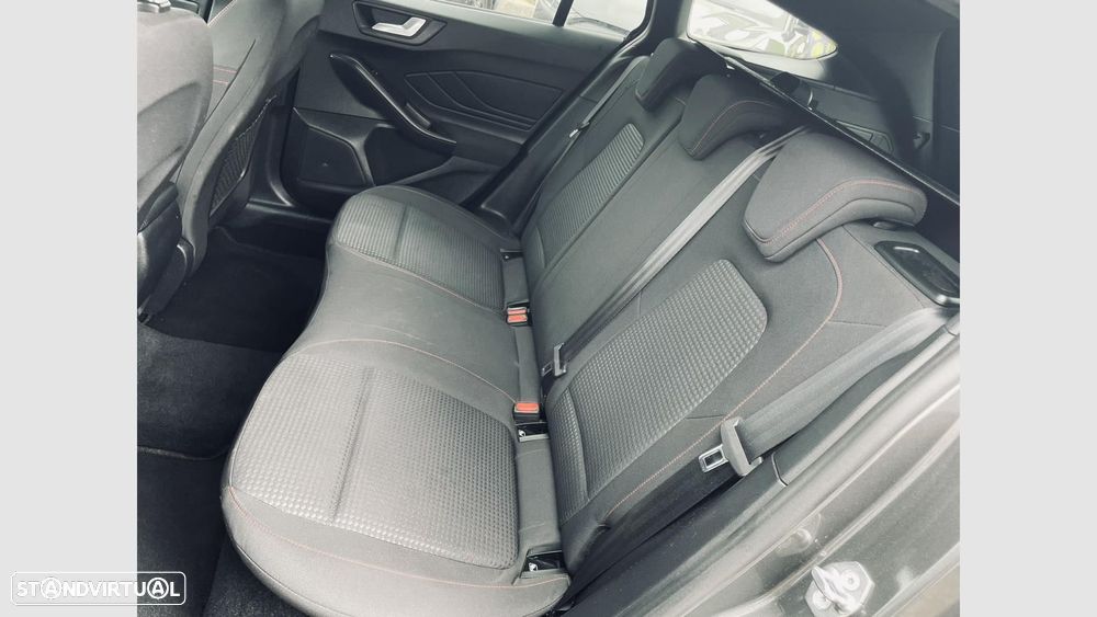 Ford Focus SW 1.5 TDCi EcoBlue ST-Line - 10