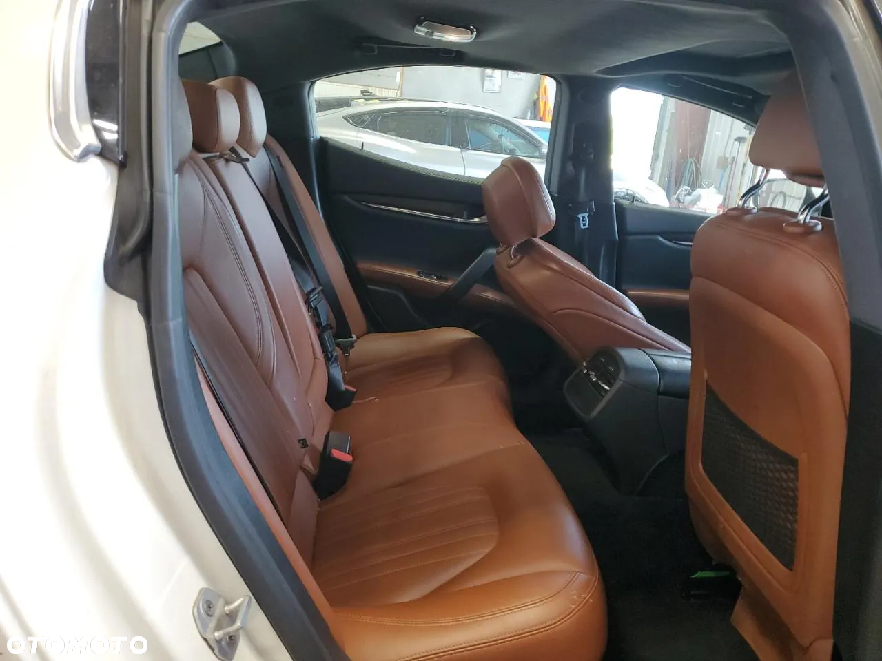 Maserati Ghibli - 10