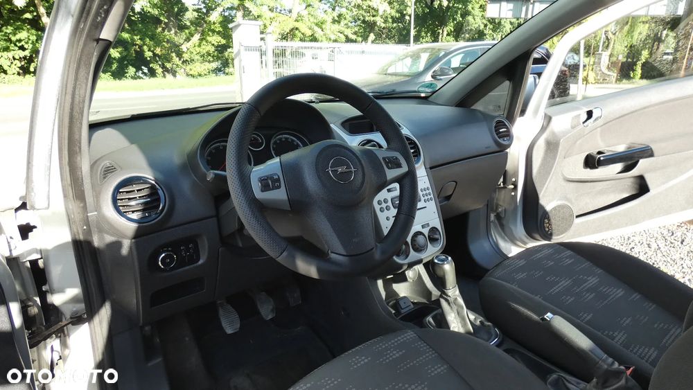 Opel Corsa 1.2 16V Enjoy - 17
