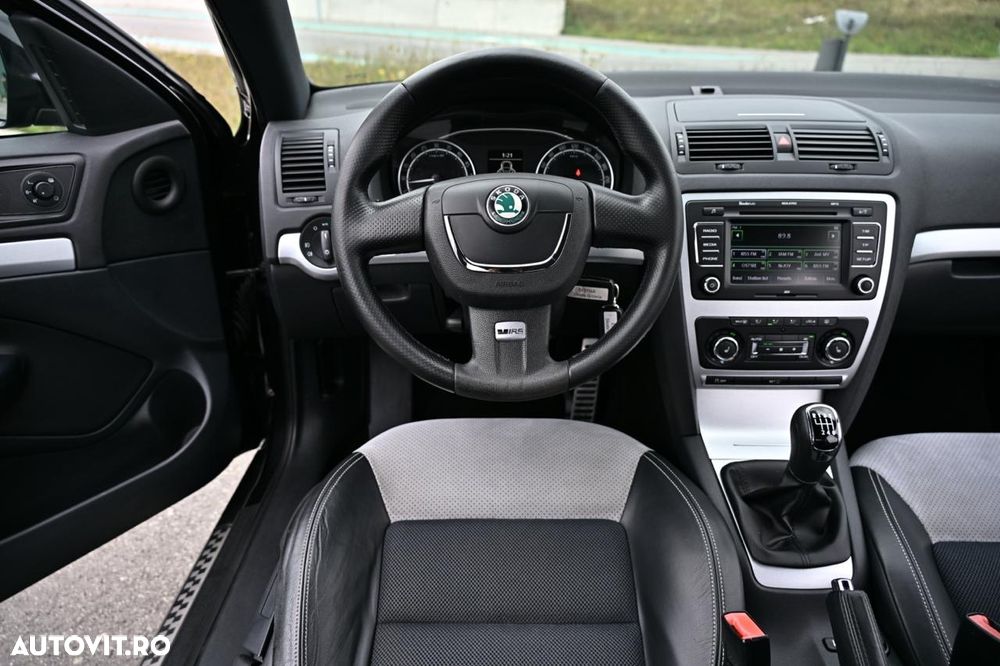 Skoda Octavia 2.0 TDI RS - 27