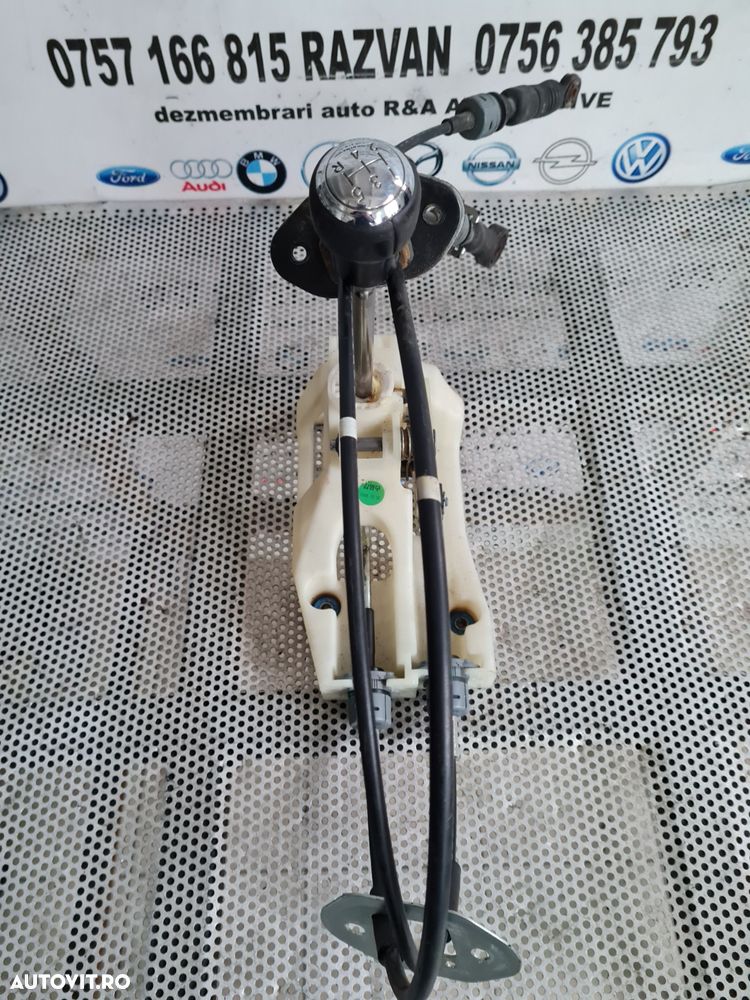 Timonerie Hyundai IX35 2.0 Benzina An 2009-2010-2011-2012-2013-2014-2015 5+1 Trepte 2x4 Motor G4KD Dezmembrez Hyundai IX35 2.0 Benzina 2x4 Cod Motor G4KD An 2009-2010-2011-2012-2013-2014-2015 Volan Stanga - 5