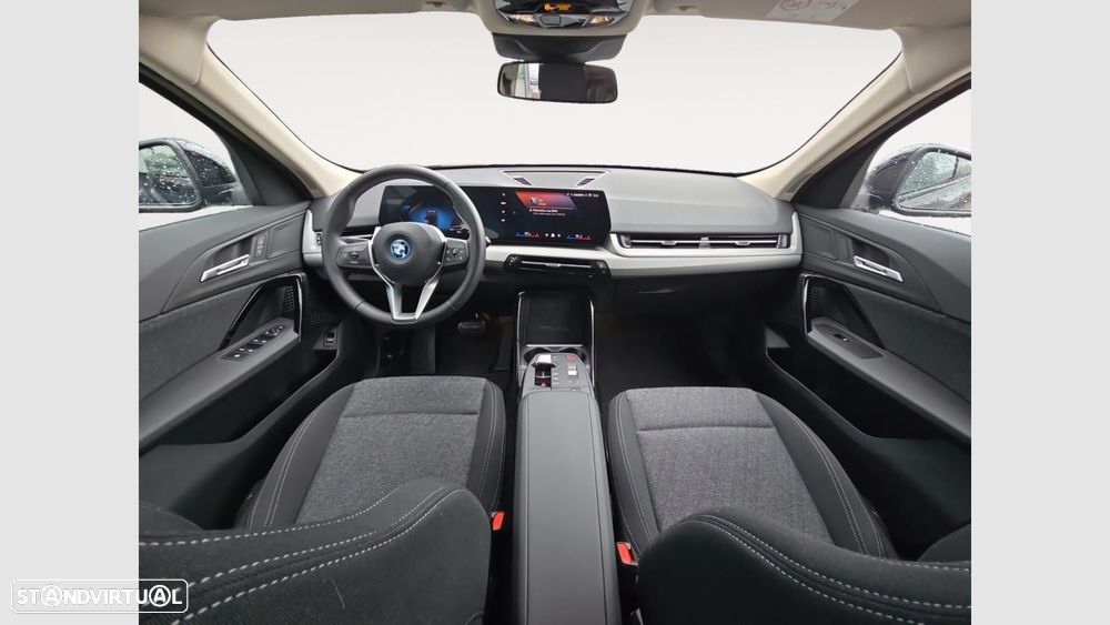 BMW iX2 eDrive20 - 10