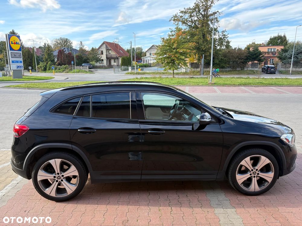 Mercedes-Benz GLA 220 d 4-Matic - 2