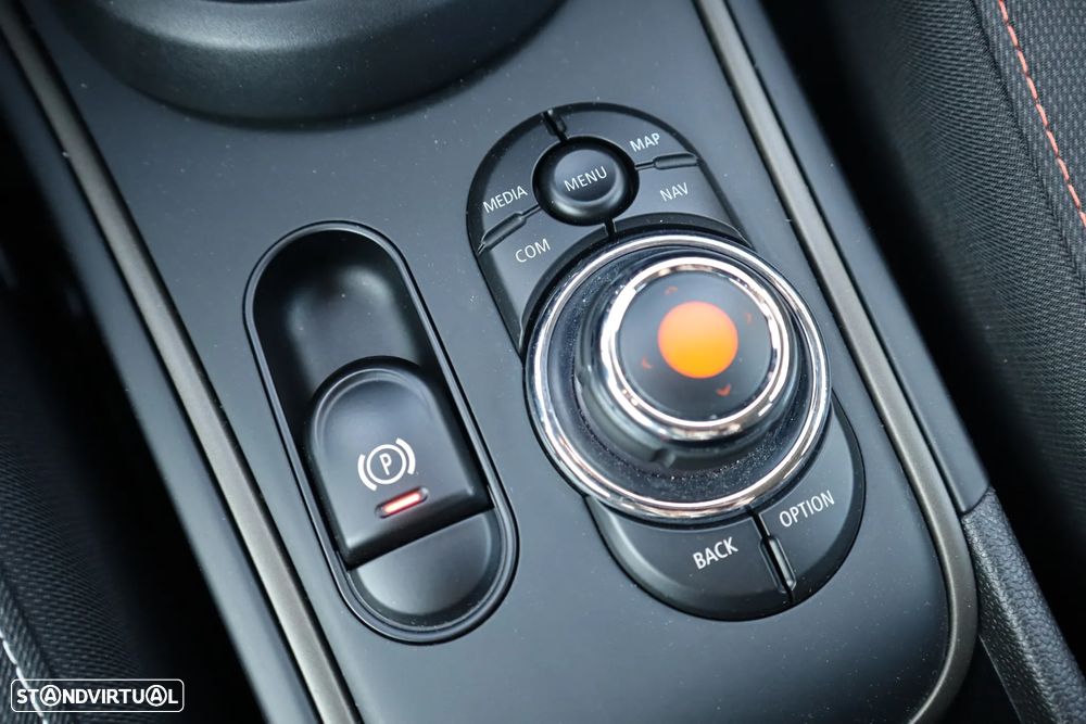 MINI Countryman Cooper SE ALL4 Auto - 28