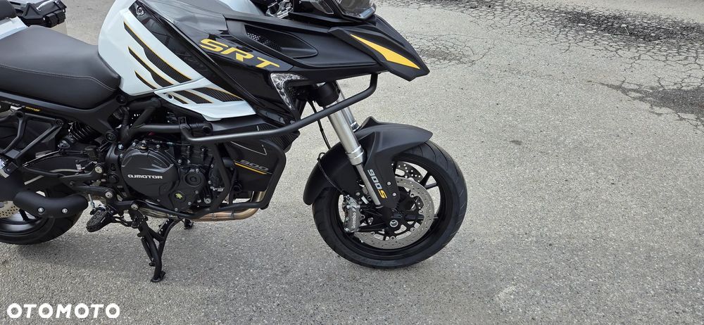QJMOTOR SRT900S - 8