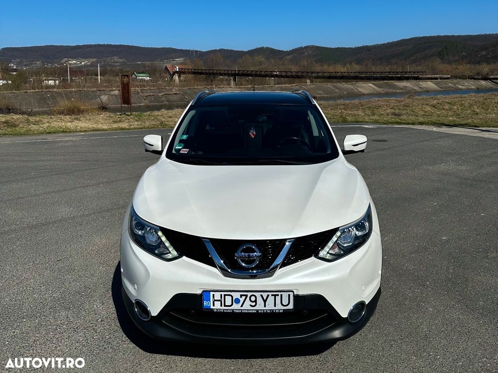 Nissan Qashqai 1.6 DCI Xtronic TEKNA - 1