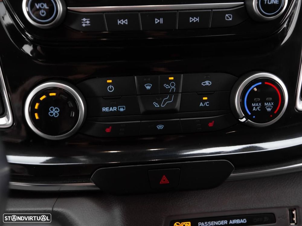Ford Tourneo Custom 320 L1H1 VA 1.0 EcoBoost PHEV Titanium - 24