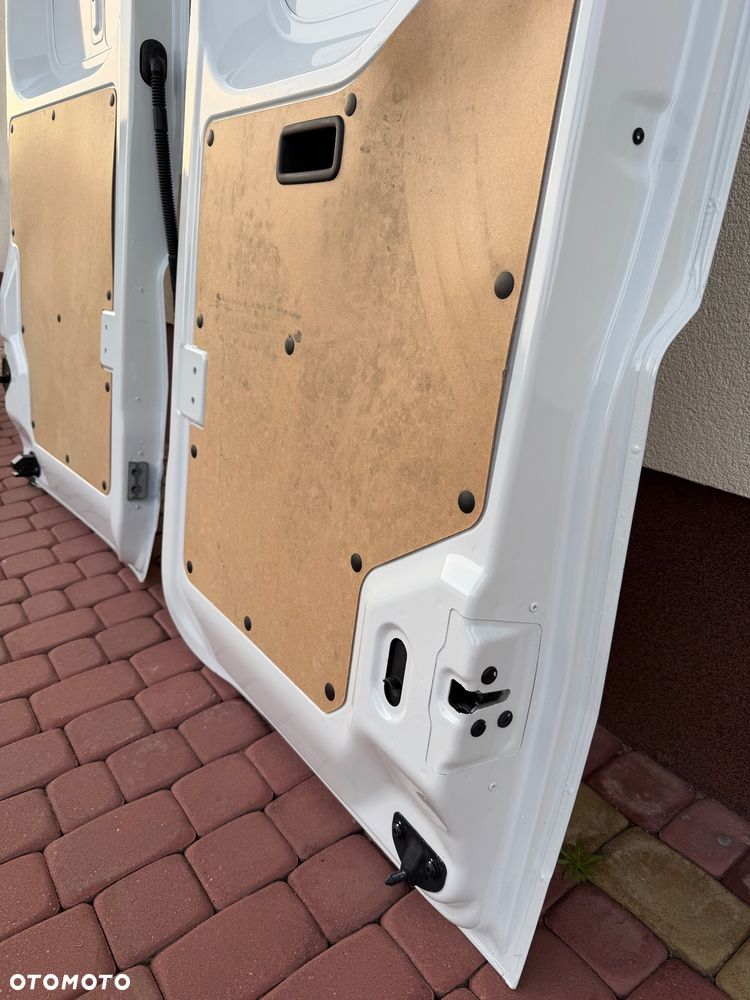 Drzwi tylne kompletne nowe Renault Master IV V 2024R- - 10